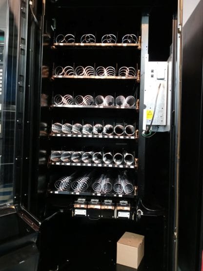AP Studio 2 With Credit Card Reader Used Vending Machine 2